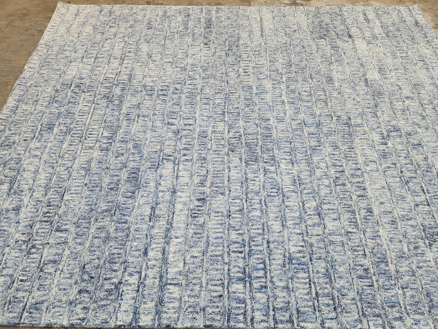 Antique Blue Wool Area Rug: Hand-Tufted Cut & Loop Pile