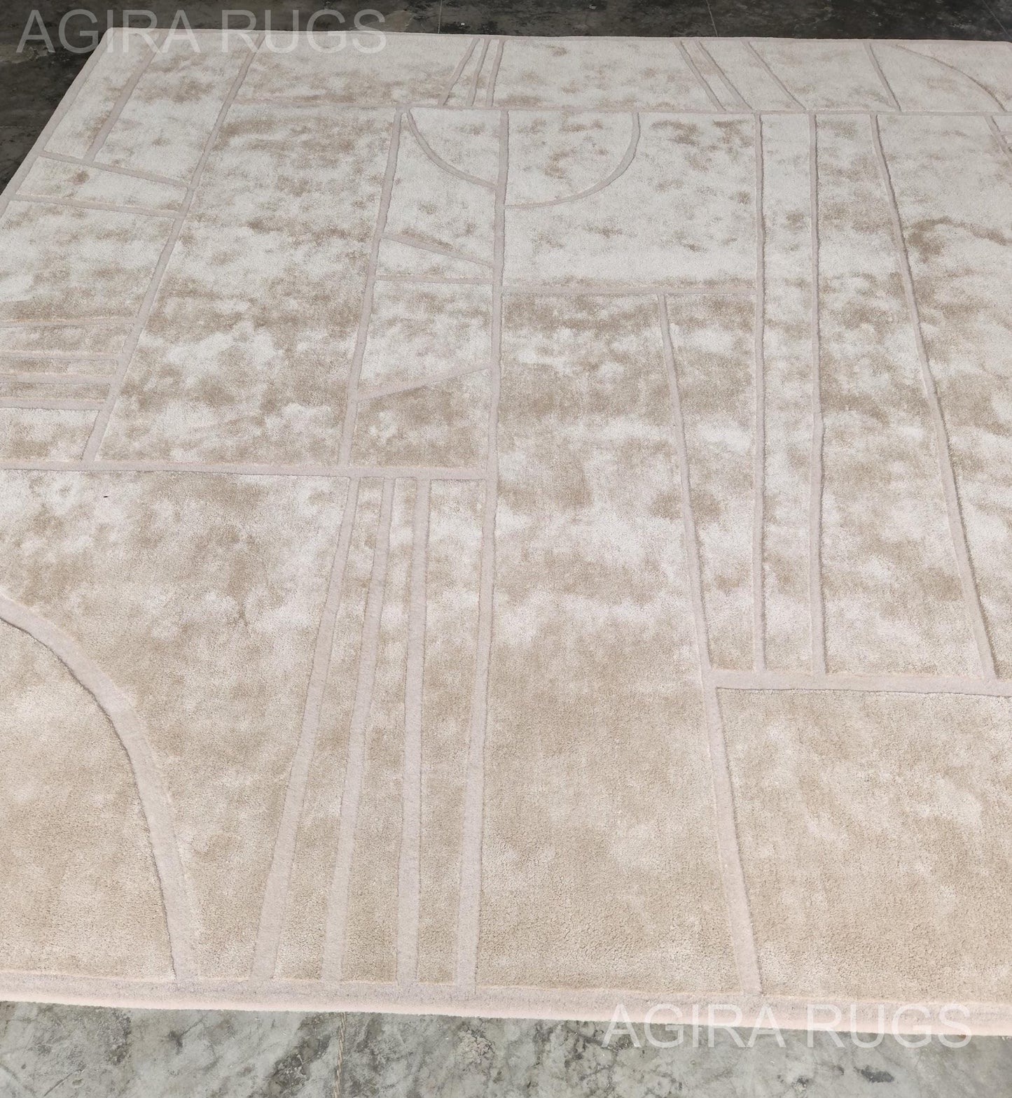 Hand-Tufted Wool Rug: Beige Carved Geometric Pattern