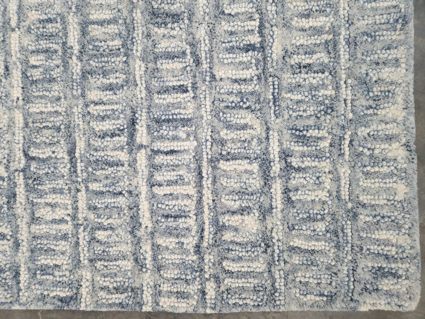 Antique Blue Wool Area Rug: Hand-Tufted Cut & Loop Pile