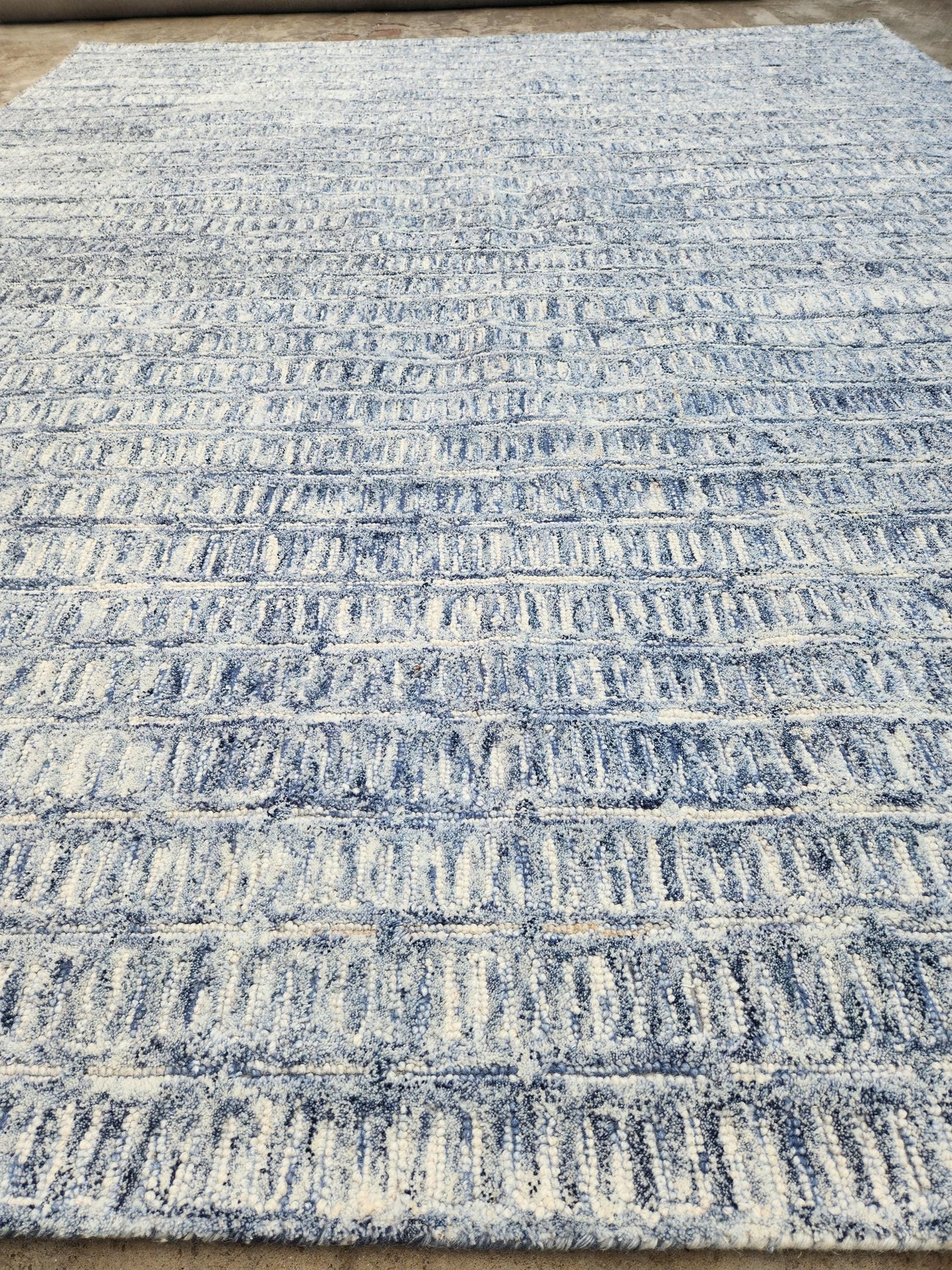 Antique Blue Wool Area Rug: Hand-Tufted Cut & Loop Pile