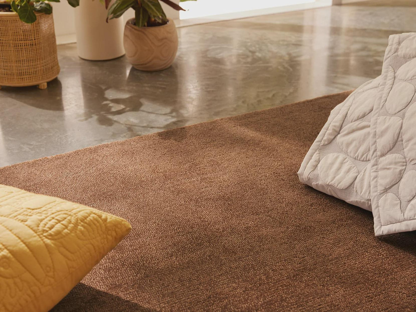 Hand-Tufted New Zealand Wool Rug: Solid Rust Color, Soft Texture