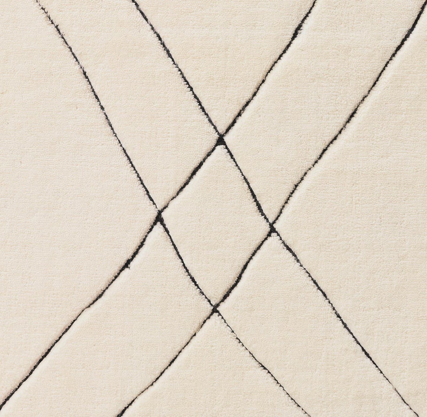 Handwoven New Zealand Wool Rug: Abstract Diamond Design, Very soft woollen carpet.