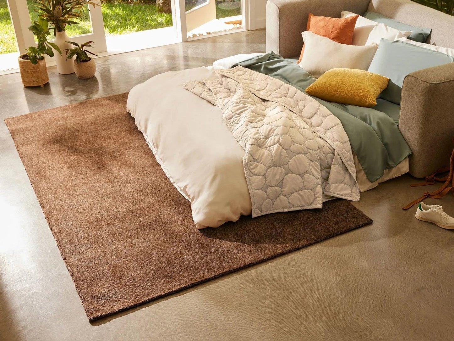 Hand-Tufted New Zealand Wool Rug: Solid Rust Color, Soft Texture