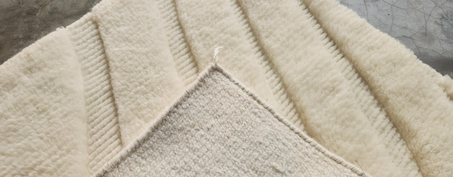 Hand-Knotted Wool Rug: Modern Wave Texture, Neutral Ivory Cream