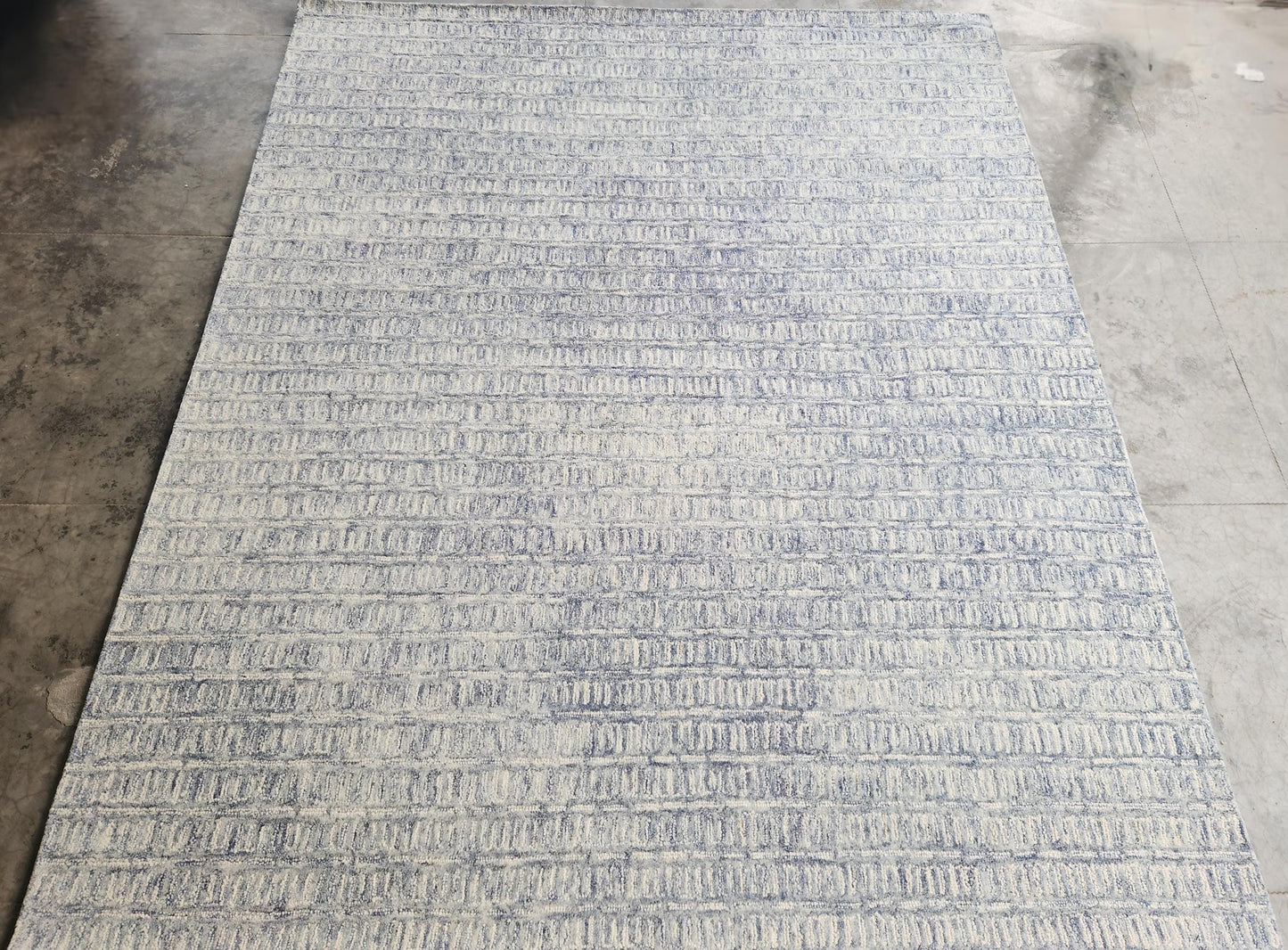 Antique Blue Wool Area Rug: Hand-Tufted Cut & Loop Pile