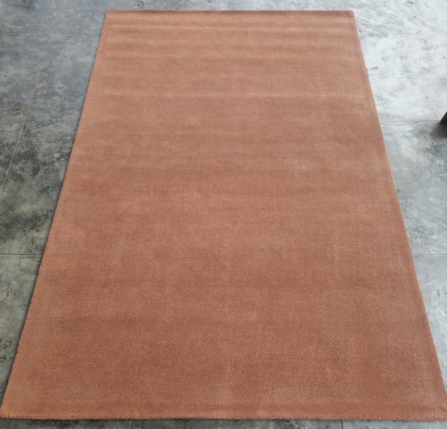 Hand-Tufted New Zealand Wool Rug: Solid Rust Color, Soft Texture