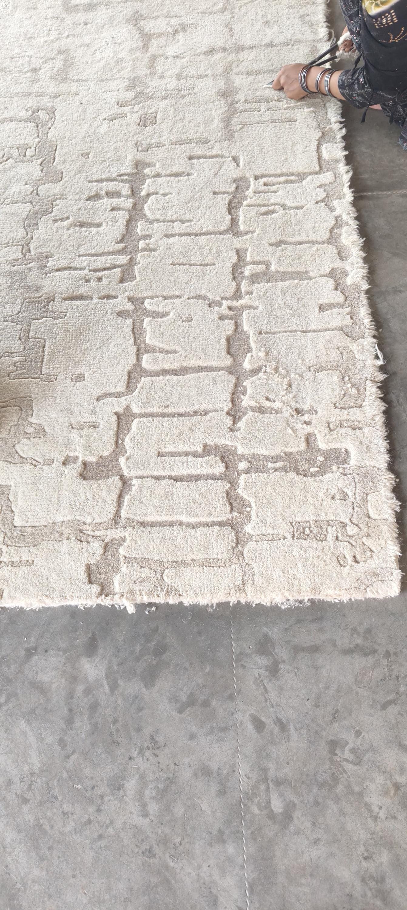 Hand-Knotted Ivory Wool Rug: High-Low Texture, Modern Neutral Carpet