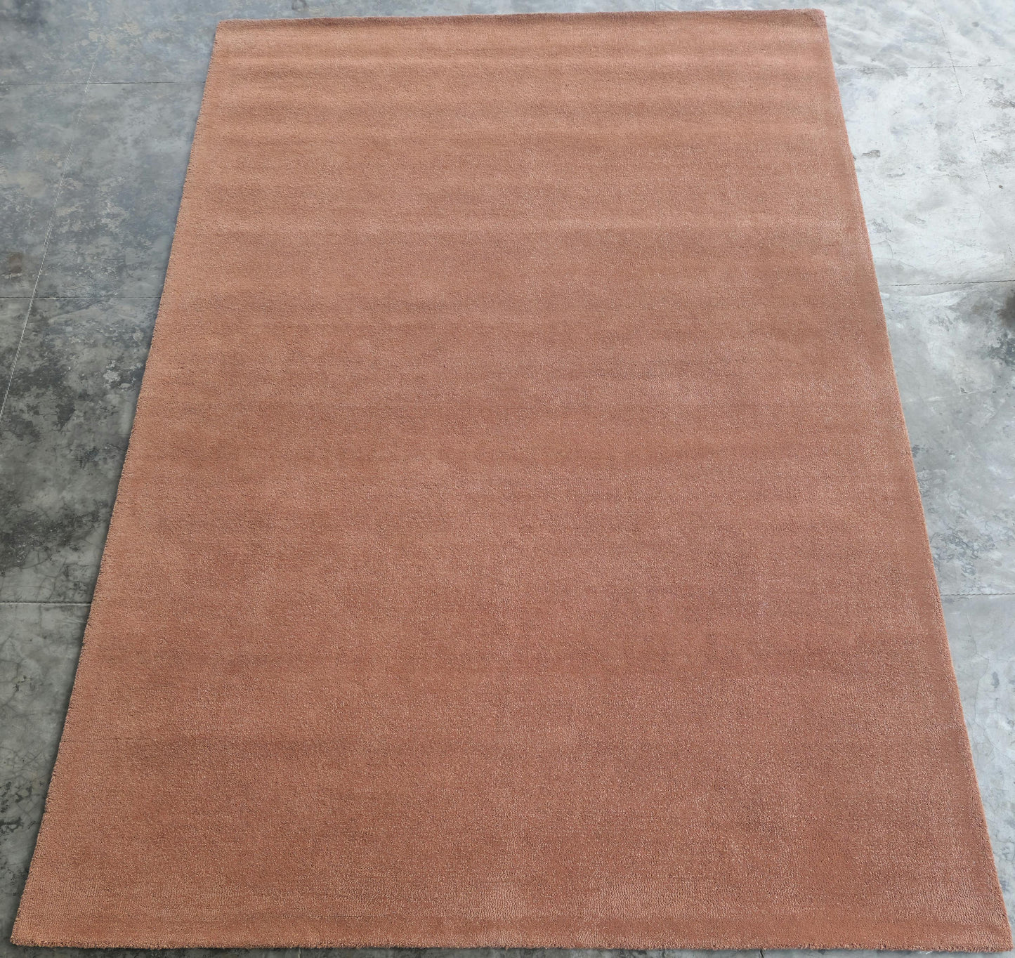 Hand-Tufted New Zealand Wool Rug: Solid Rust Color, Soft Texture