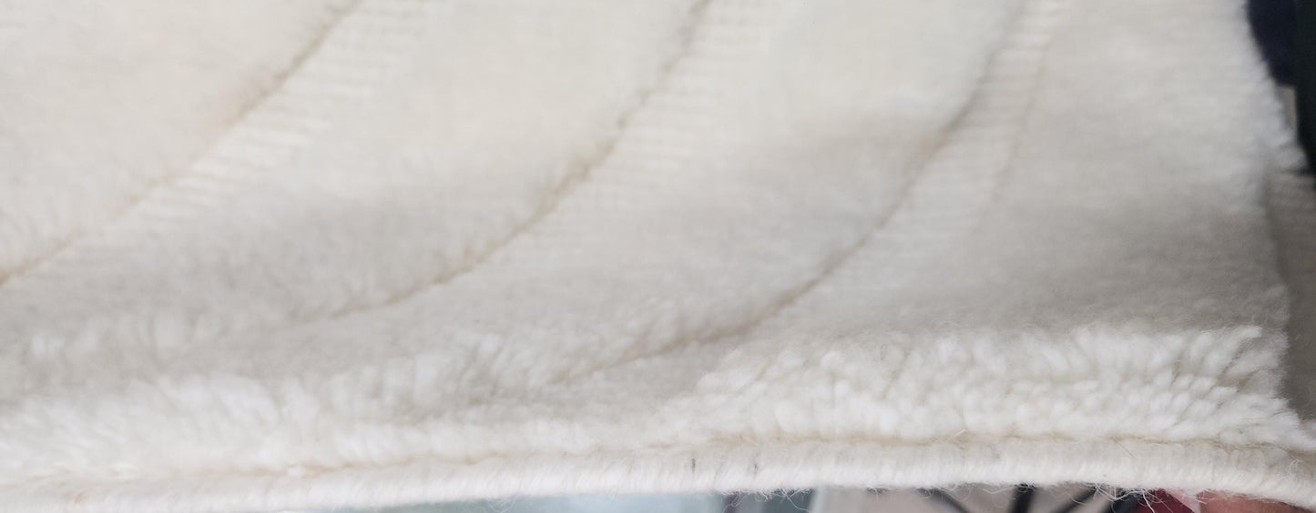 Hand-Knotted Wool Rug: Modern Wave Texture, Neutral Ivory Cream